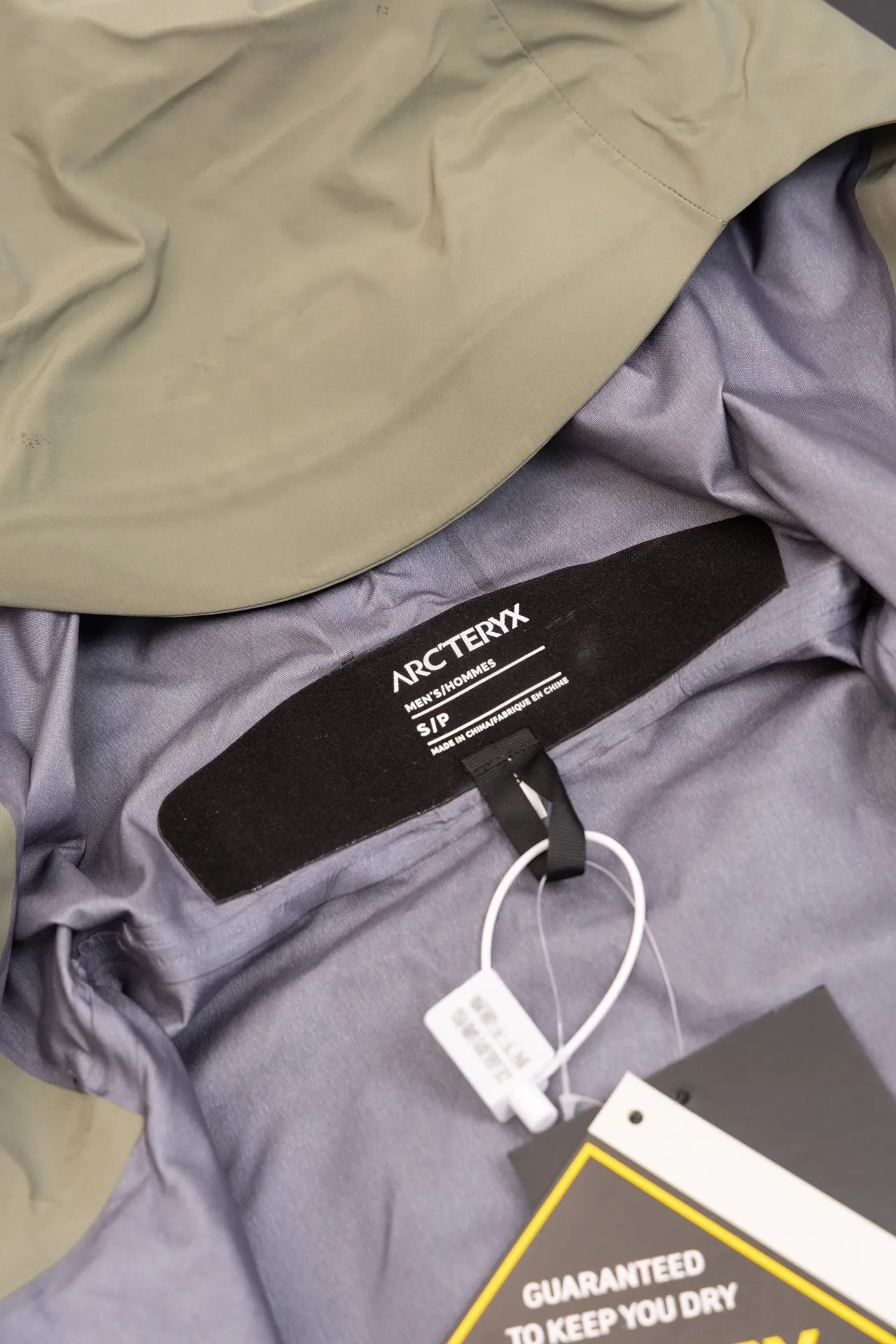Quality ARC'TERYX SV Arcteryx Alpha SV GTX Same Style S XXL Premium ～ ！ ， 。 Recco ， ， ！ Authentic Gore-Tex ： 100% ＋ ＋20d ( )＋ Authentic ！ ！ ～ ， 。 。 ， ， ， 。 ， Quality 。 😊 Quality ！ Size：S/M/L/XL/XXL ： 81 83 86 88 90 ：117 122 128 132 136 ： 59 61 64 66 68 ： 53 55 58 60 62 S 80-120 M 110-150 L 140-170 XL 160 XXL 180 os ～